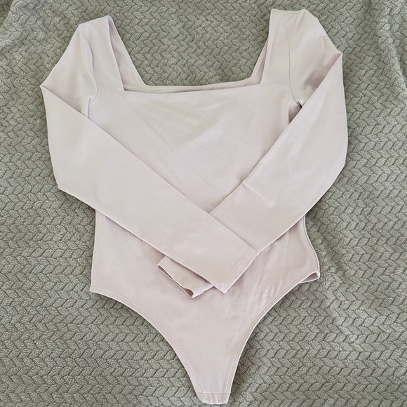 Aritizia pink contour squareneck bodysuit - Picture 1 of 6